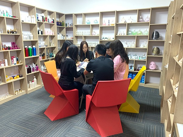 芳香世家-會議洽談